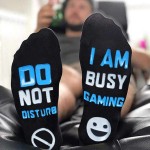 Lustige Gaming-Socken „Do Not Disturb“ als Weihnachtsgeschenk für Teenager, Jungen, Kinder, Männer und Frauen Lustige Gaming-Socken „Do Not Disturb“ als Weihnachtsgeschenk für Teenager, Jungen, Kinder, Männer und Frauen