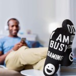 „Do Not Disturb I'm Busy“-Gaming-Socken. Neuartige Gamer-Socken mit Griff für die meisten Menschen „Do Not Disturb I'm Busy“-Gaming-Socken. Neuartige Gamer-Socken mit Griff für die meisten Menschen