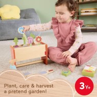 Fisher-Price Holzspielzeug Tiny Garden Caddy, 12-teiliges Set mit Holzwerkzeugen und Pflanzen für Vorschulkinder ab 3 Jahren Fisher-Price Holzspielzeug Tiny Garden Caddy, 12-teiliges Set mit Holzwerkzeugen und Pflanzen für Vorschulkinder ab 3 Jahren